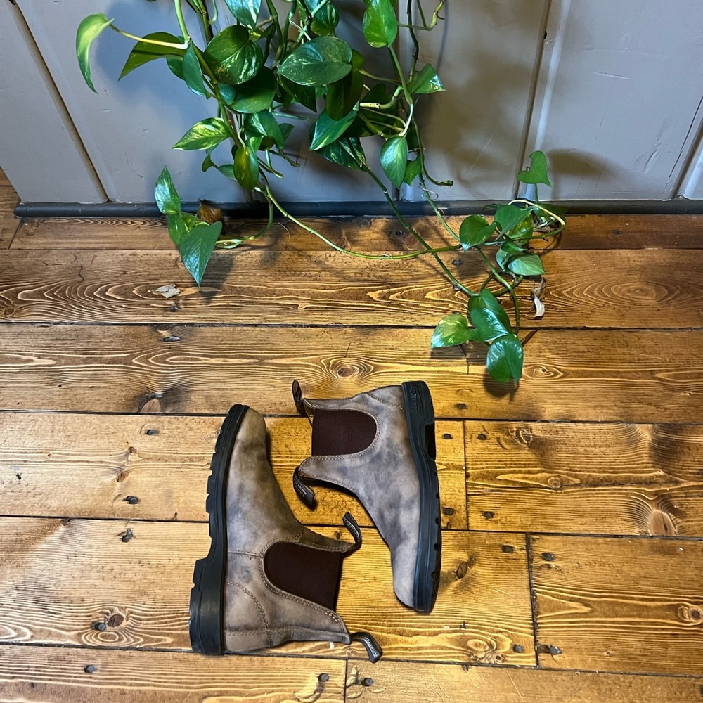 Blundstones Chelsea 550 AU 5 US 8